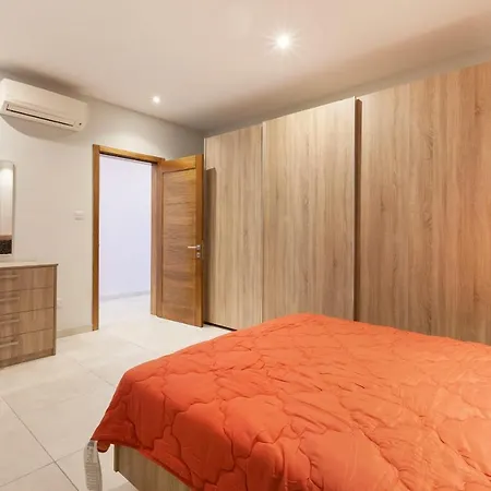 아파트 Spacious And Modern 3bed With Balcony-hosted By Sweetstay