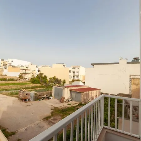 Spacious And Modern 3bed With Balcony-hosted By Sweetstay *