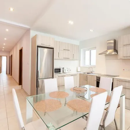Spacious And Modern 3bed With Balcony-hosted By Sweetstay شقة