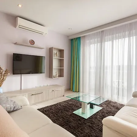 Spacious And Modern 3bed With Balcony-hosted By Sweetstay شقة